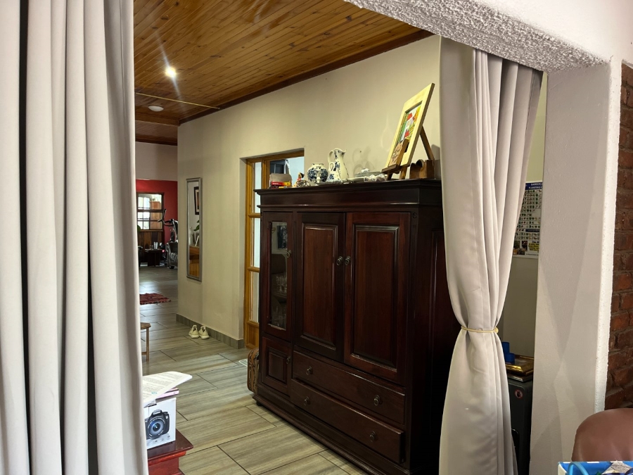 5 Bedroom Property for Sale in Potchefstroom North West